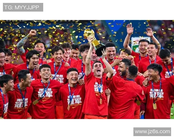 上海足球队在城市联赛中以74分稳居榜首争冠形势一片大好 上海足球队在城市联赛中以74分稳居榜首争冠形势一片大好